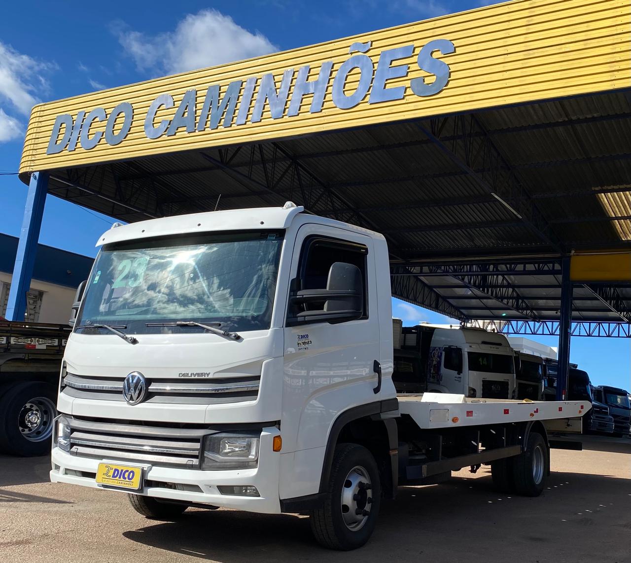 VW 6.160  4x2 C/ Plataforma  2023